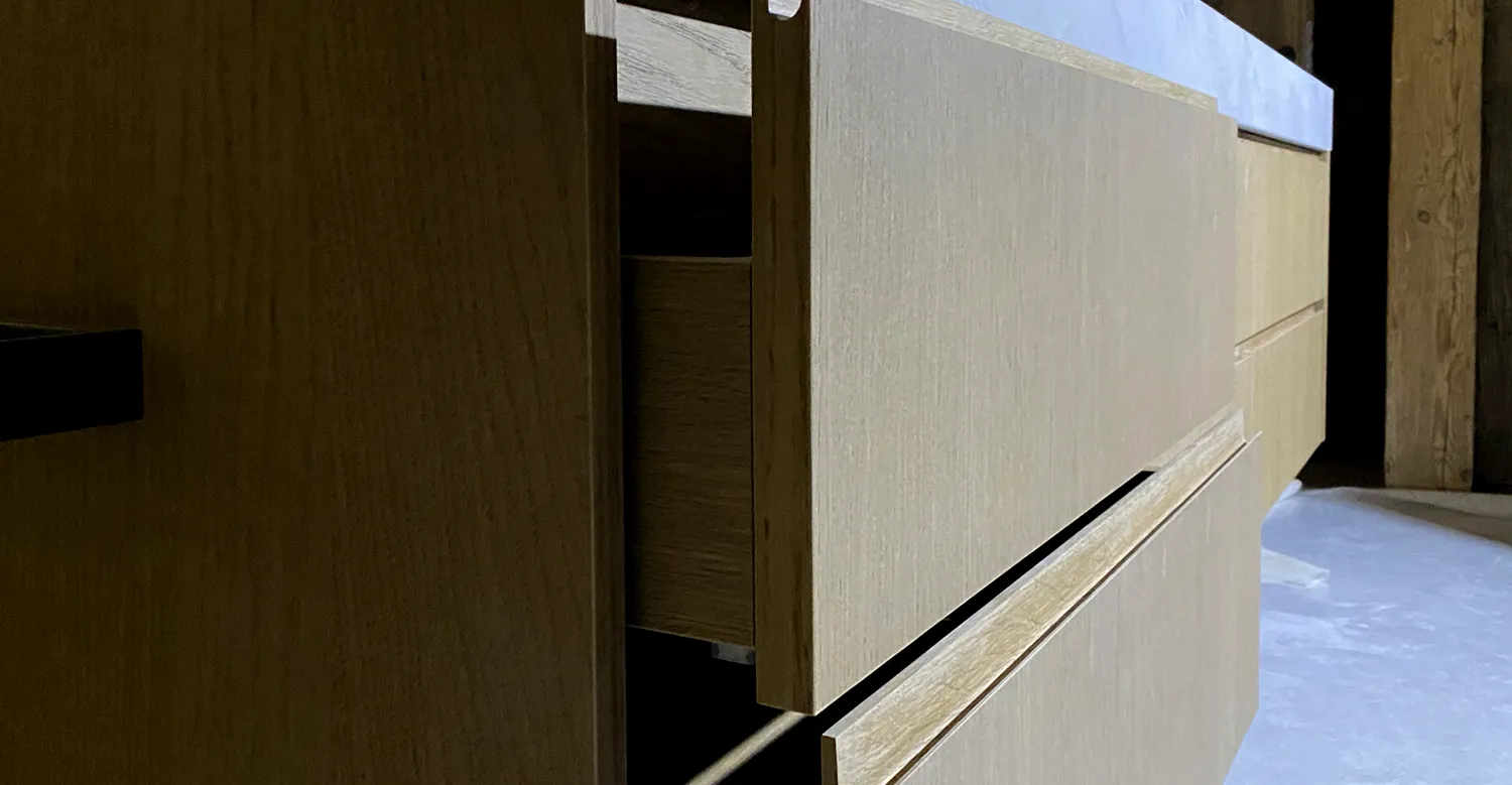 Détail tiroir meuble salle de bain sur mesure détail tiroir meuble salle de bain sur mesure en bois