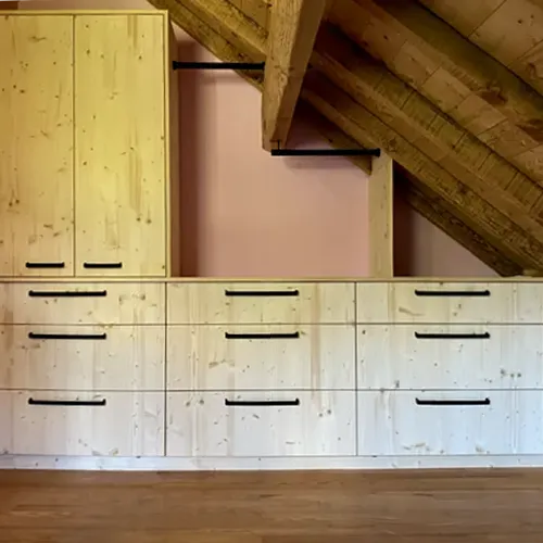 Dressing sous pente Mobilier en bois sous pente